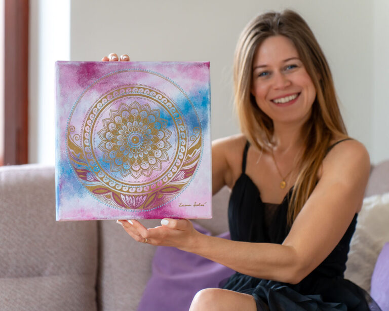 Malá mandala na&nbsp;plátně, 30x30 cm, obraz Zuzany Krulové